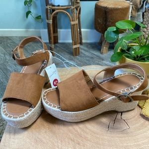 Universal Threads Platform Suede Sandals